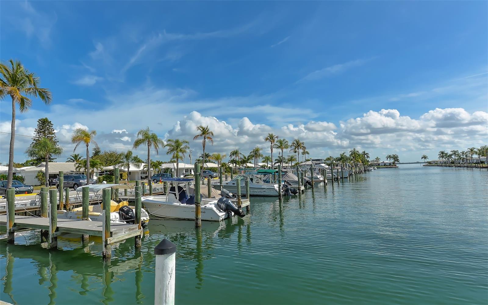 909 SPANISH DR N, LONGBOAT KEY, FL, 34228
