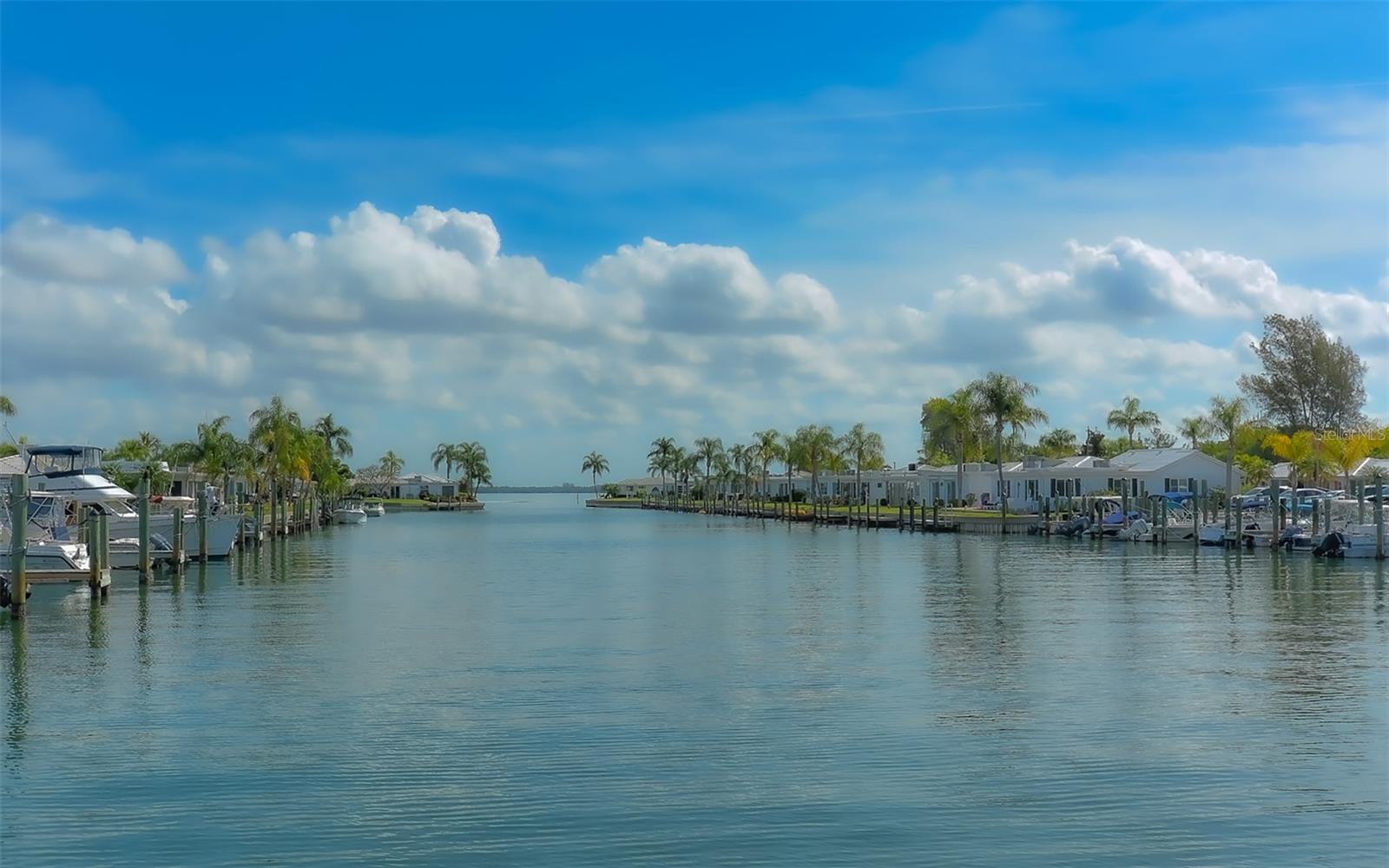 909 SPANISH DR N, LONGBOAT KEY, FL, 34228