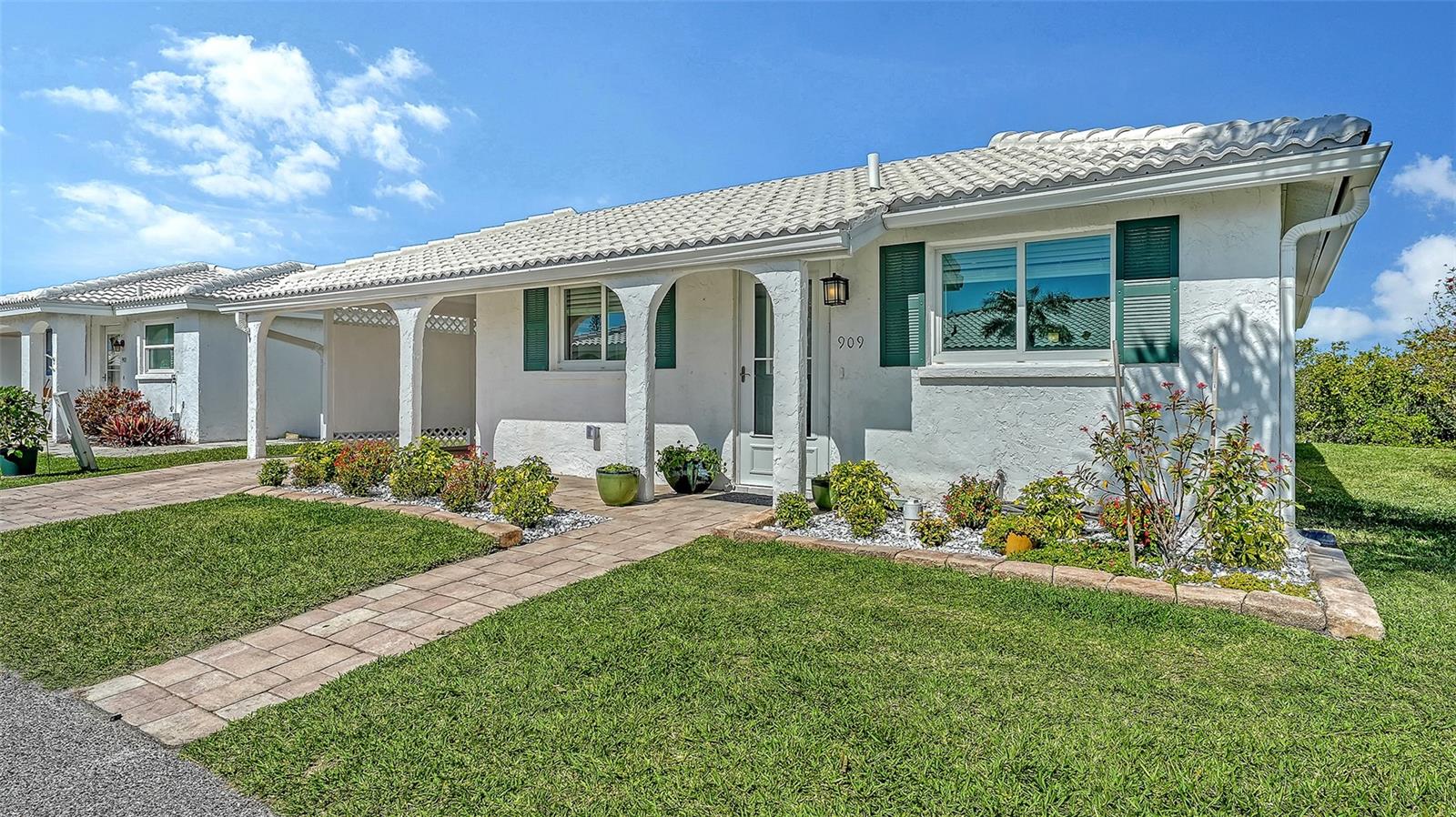 909 SPANISH DR N, LONGBOAT KEY, FL, 34228