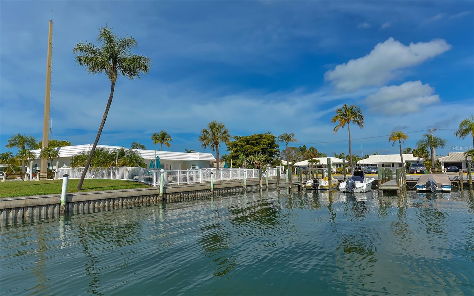 909 SPANISH DR N, LONGBOAT KEY, FL, 34228