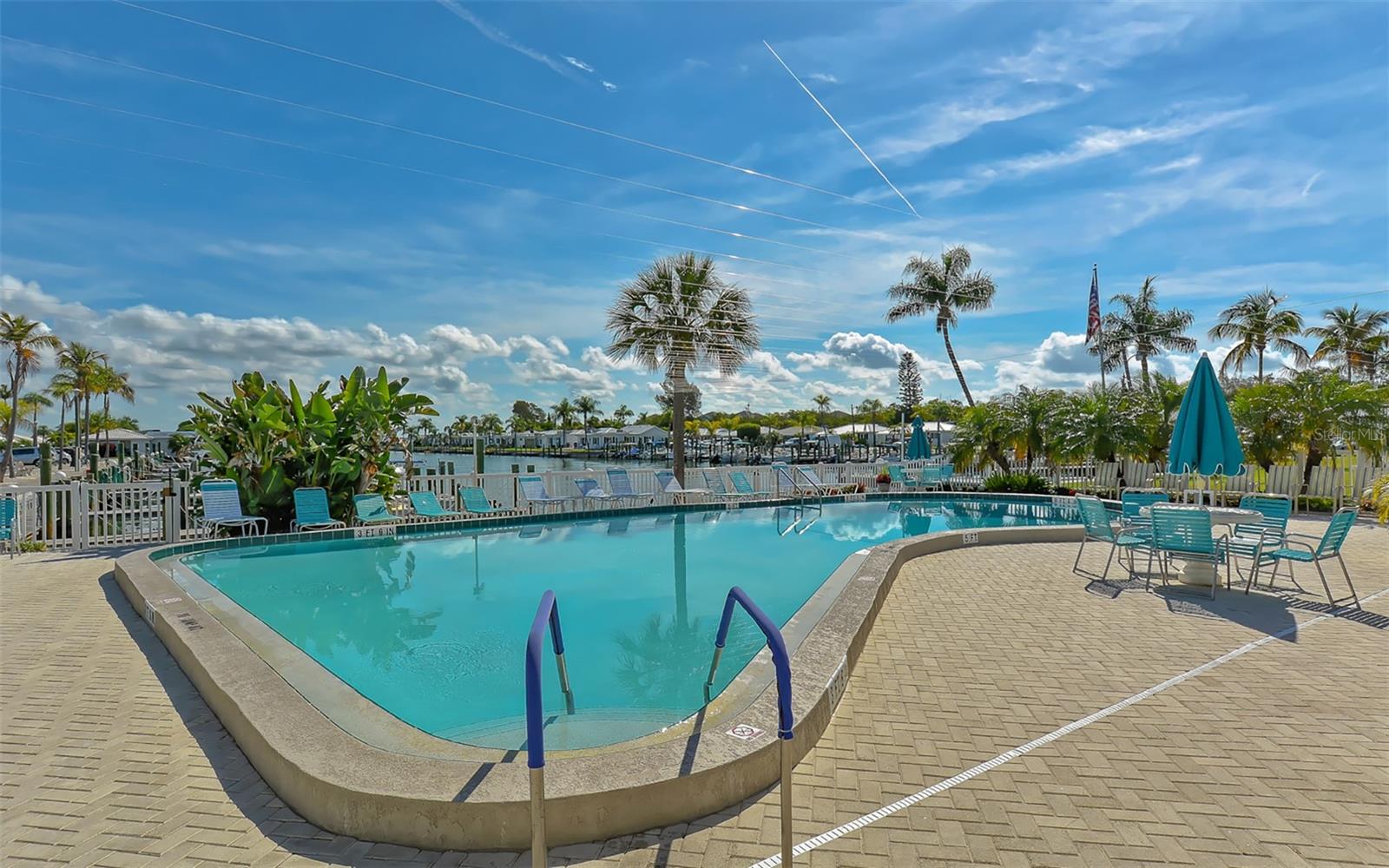 909 SPANISH DR N, LONGBOAT KEY, FL, 34228