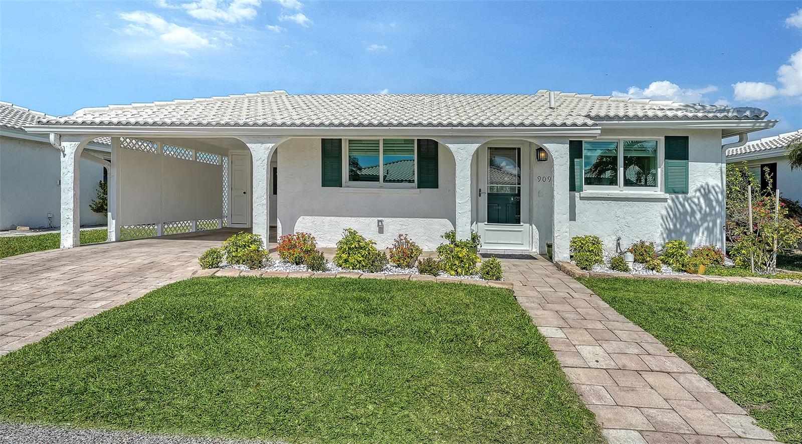 909 SPANISH DR N, LONGBOAT KEY, FL, 34228