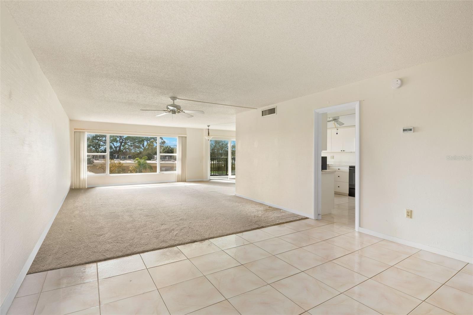 225 COUNTRY CLUB DR #F-1401, LARGO, FL, 33771