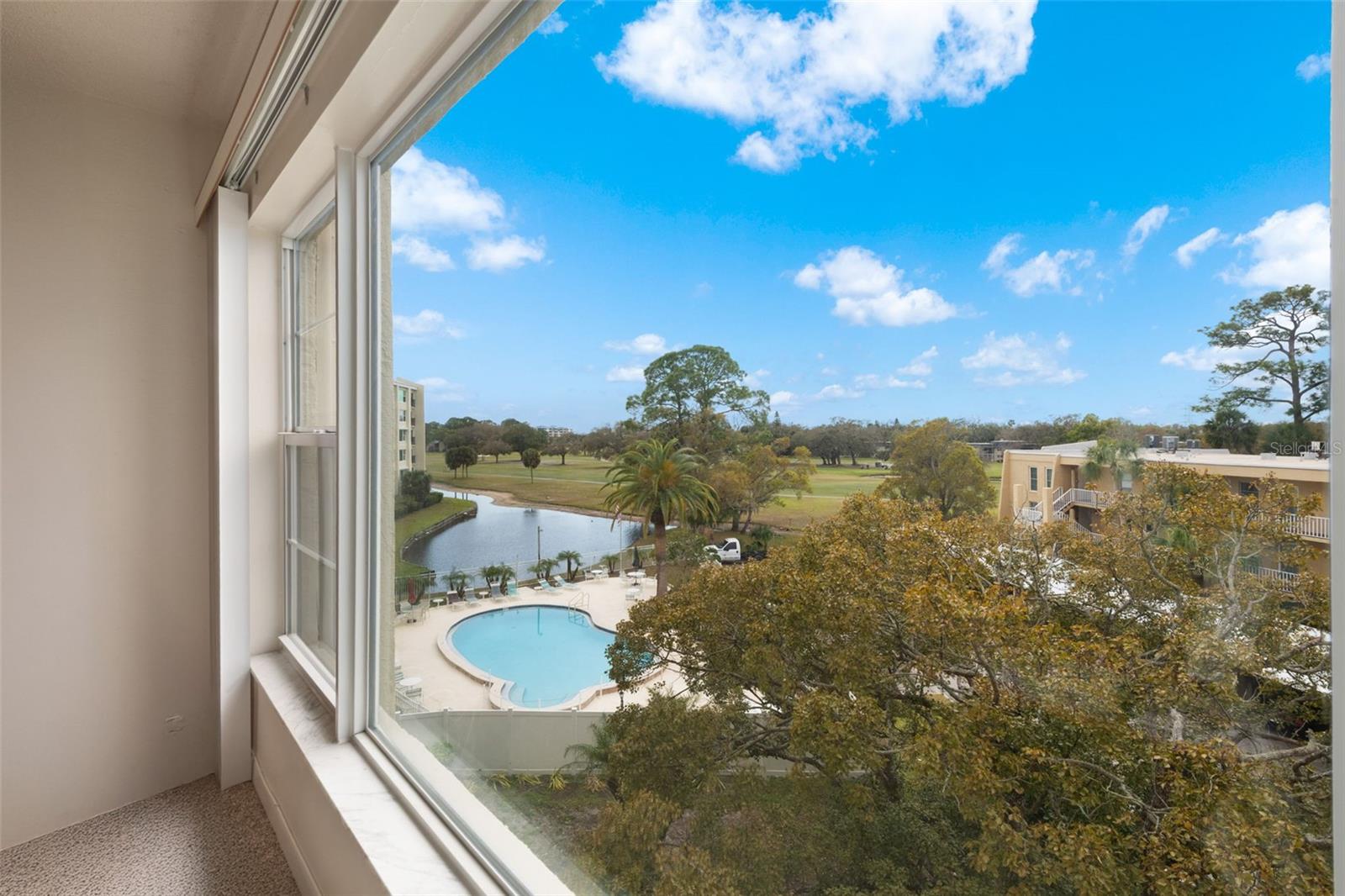 225 COUNTRY CLUB DR #F-1401, LARGO, FL, 33771