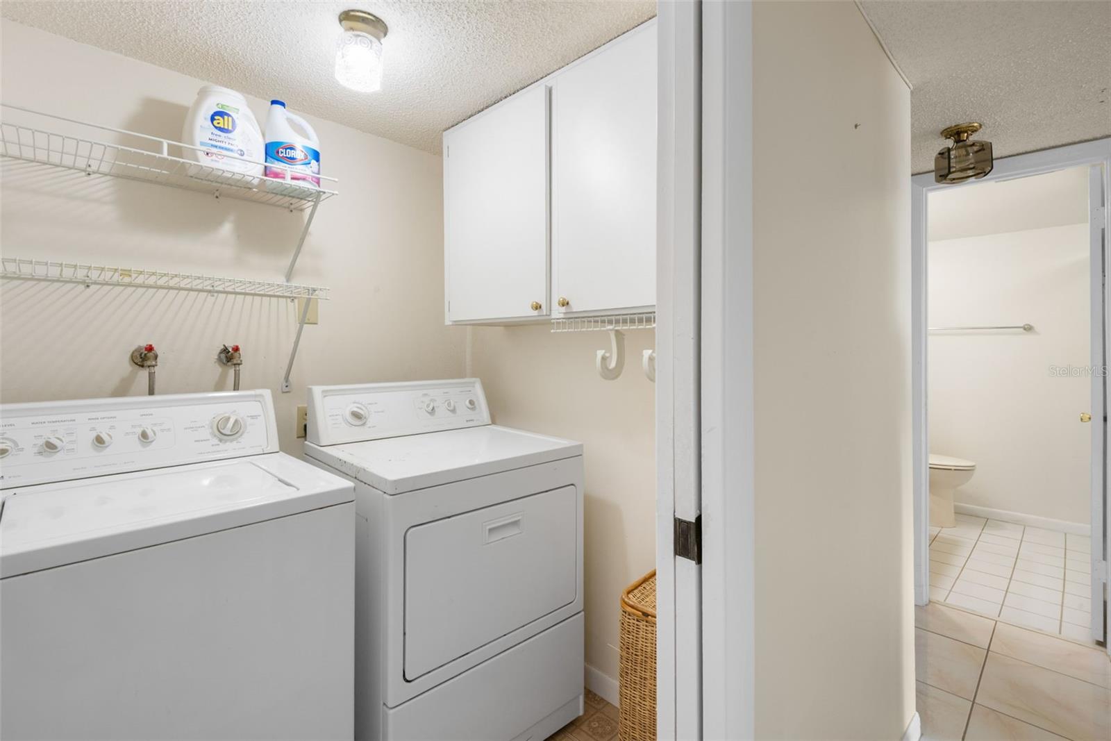 225 COUNTRY CLUB DR #F-1401, LARGO, FL, 33771