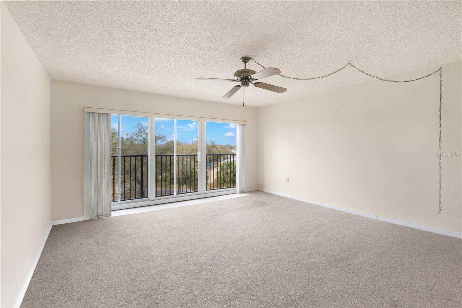 225 COUNTRY CLUB DR #F-1401, LARGO, FL, 33771