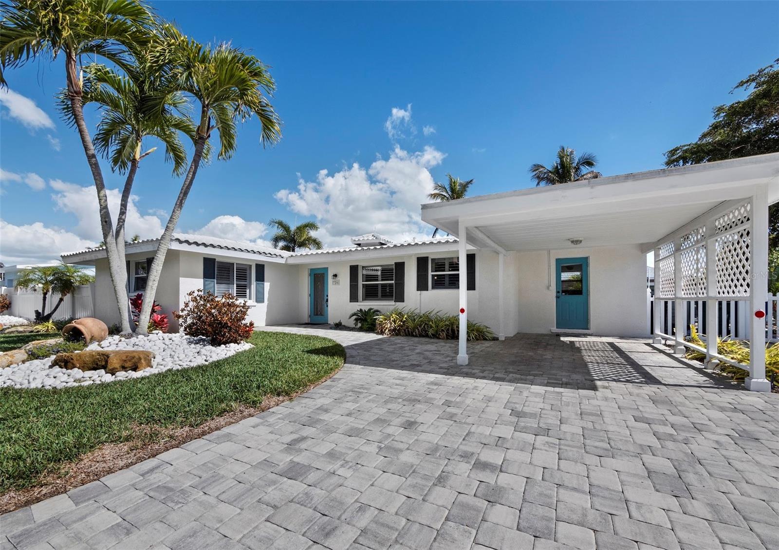 726 JUNGLE QUEEN WAY, LONGBOAT KEY, FL, 34228