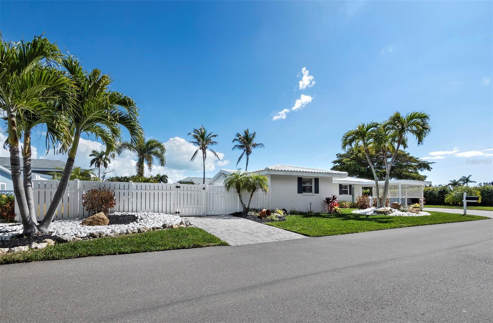 726 JUNGLE QUEEN WAY, LONGBOAT KEY, FL, 34228