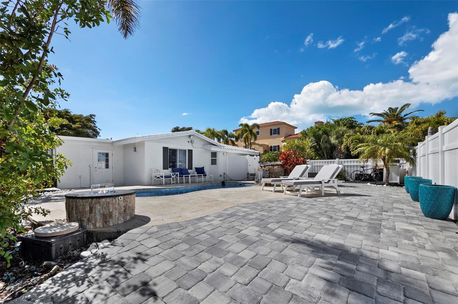 726 JUNGLE QUEEN WAY, LONGBOAT KEY, FL, 34228