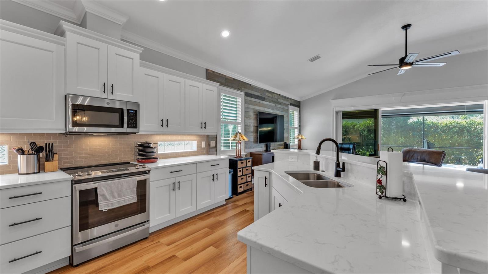 7766 LAKE JAMES BLVD, LAKELAND, FL, 33810