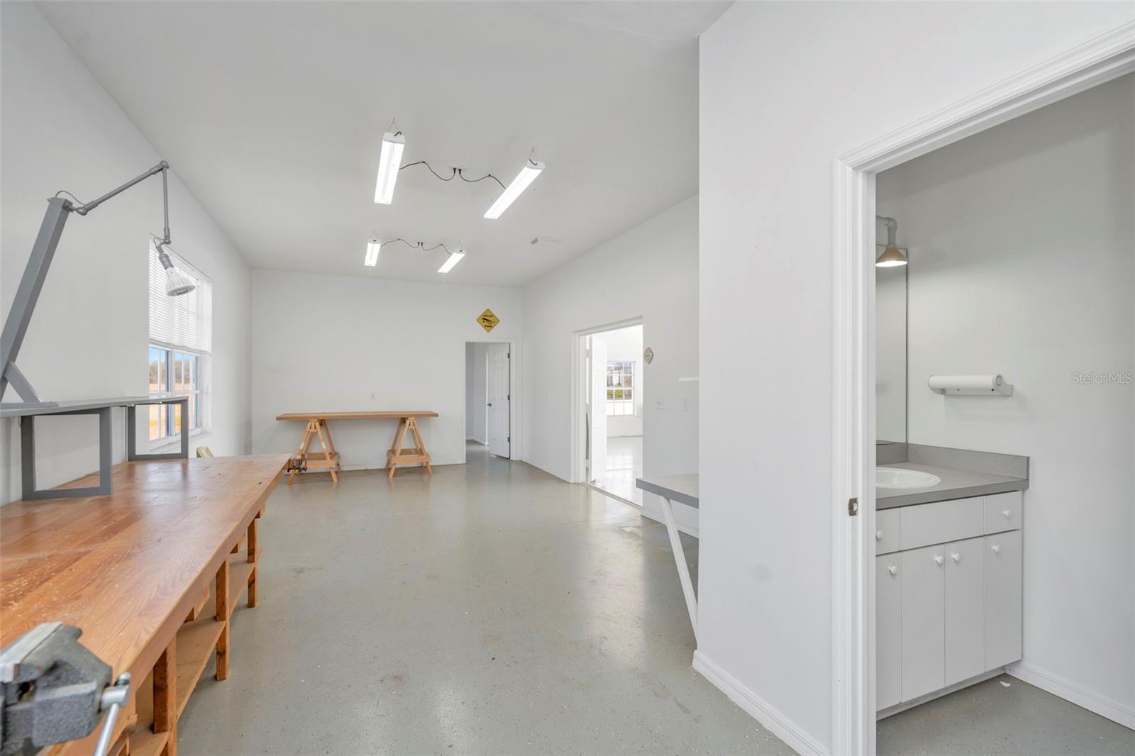 Large Workshop in Hangar.