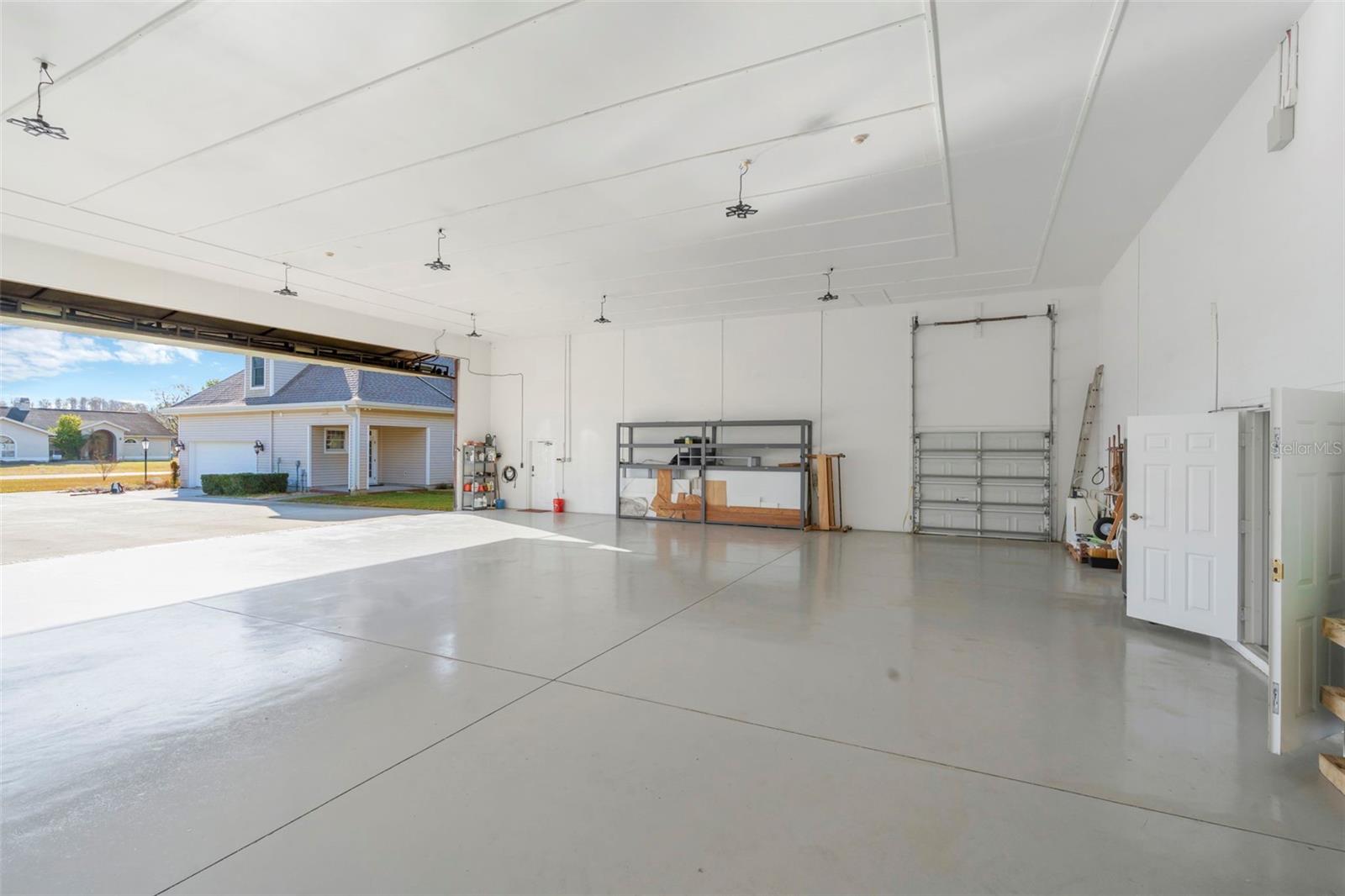 Large 50x50 Hangar and side access door.