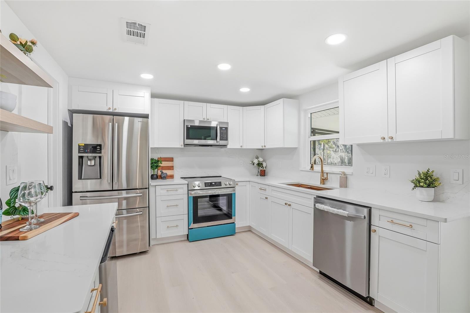 16133 SANDCREST WAY, TAMPA, FL, 33618