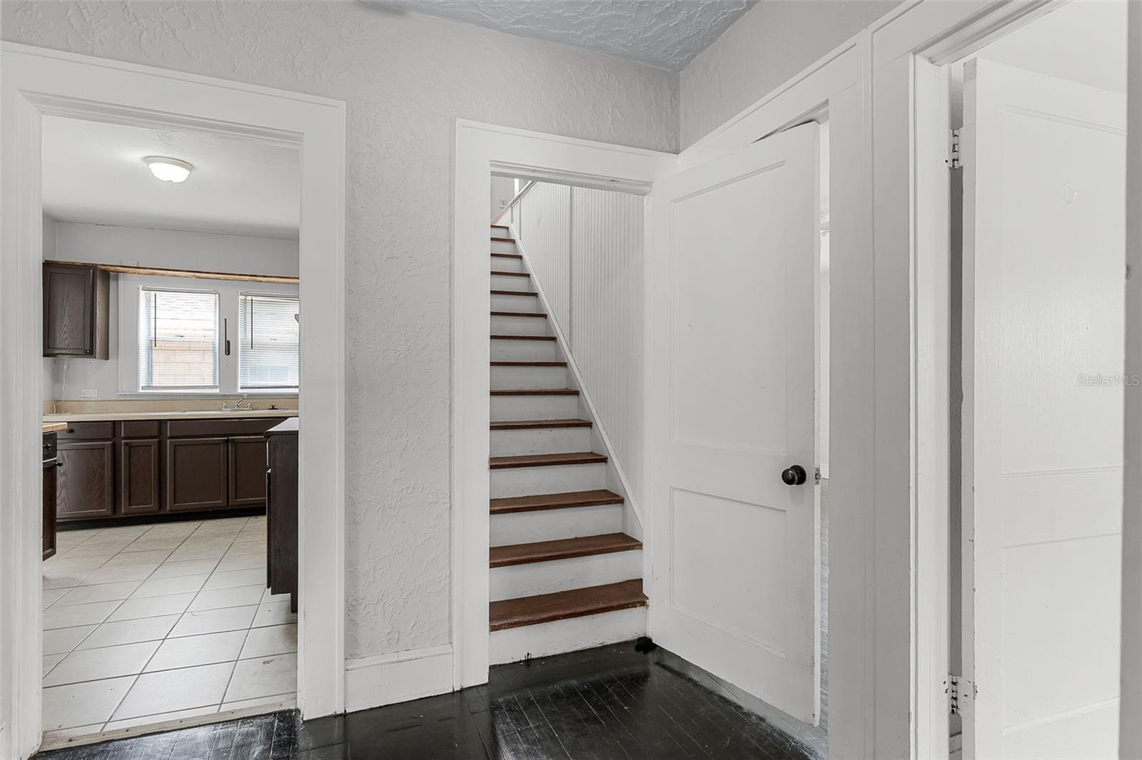 25 E PINECREST AVE, EUSTIS, FL, 32726