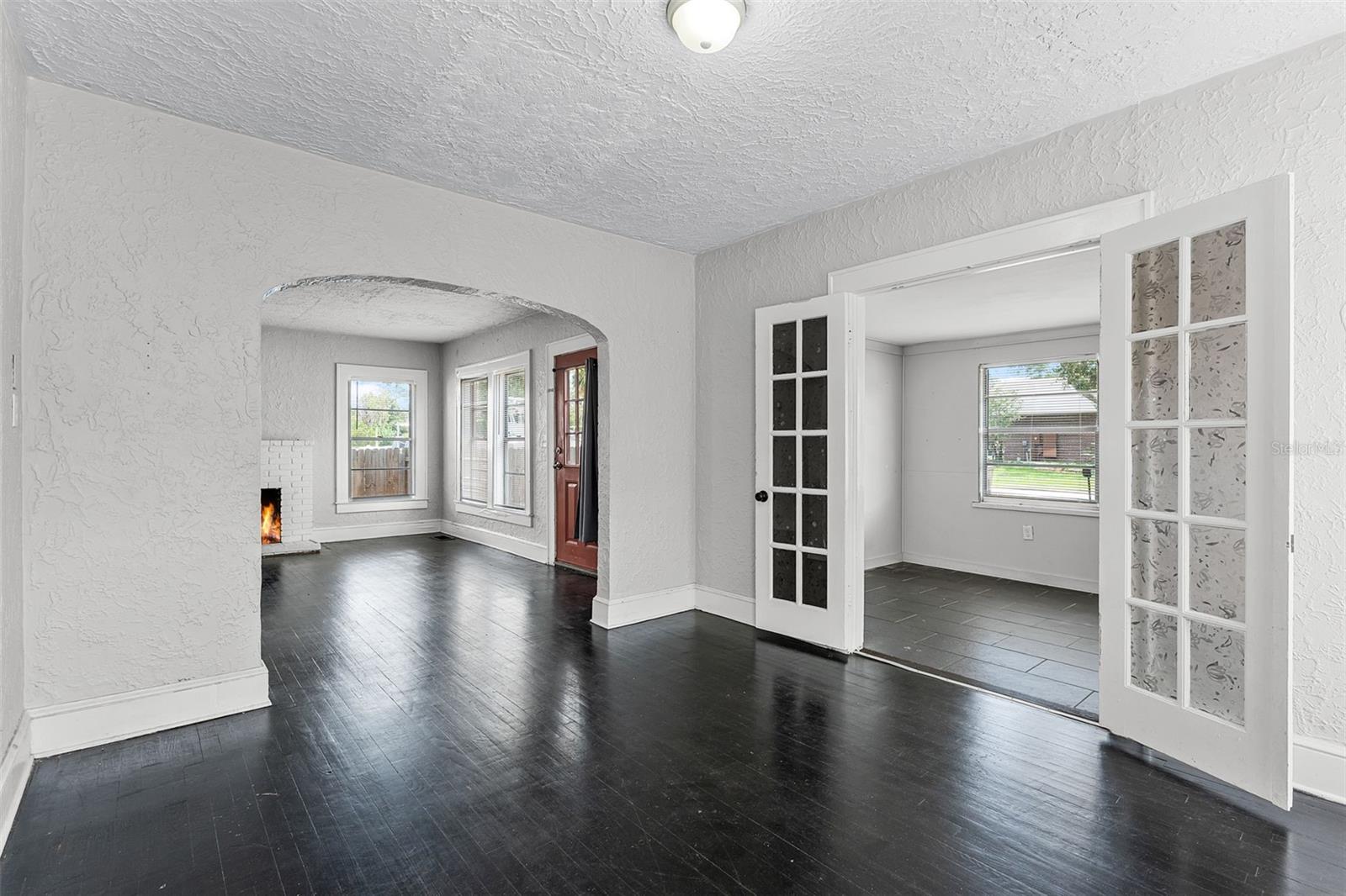 25 E PINECREST AVE, EUSTIS, FL, 32726