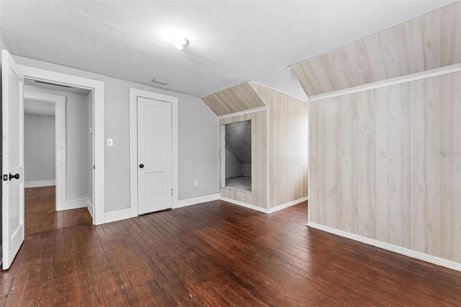 25 E PINECREST AVE, EUSTIS, FL, 32726