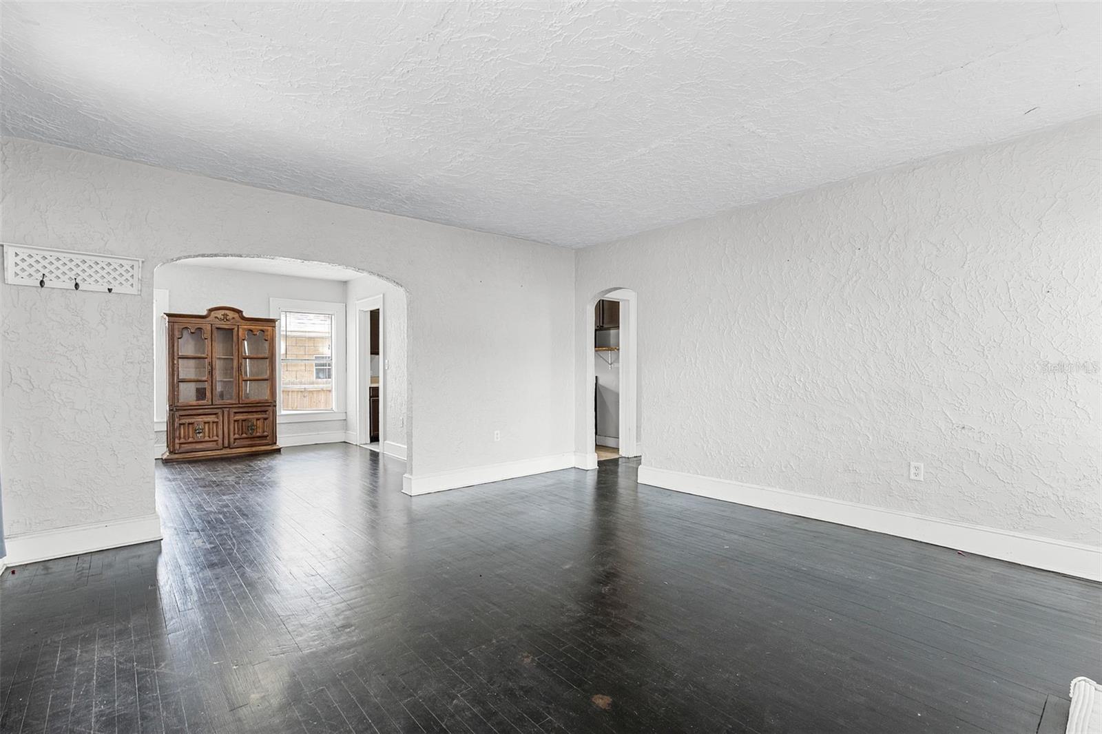 25 E PINECREST AVE, EUSTIS, FL, 32726