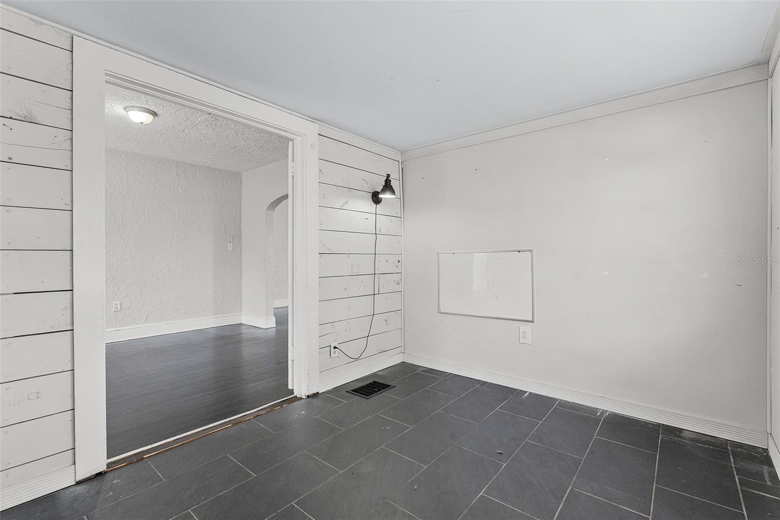 25 E PINECREST AVE, EUSTIS, FL, 32726