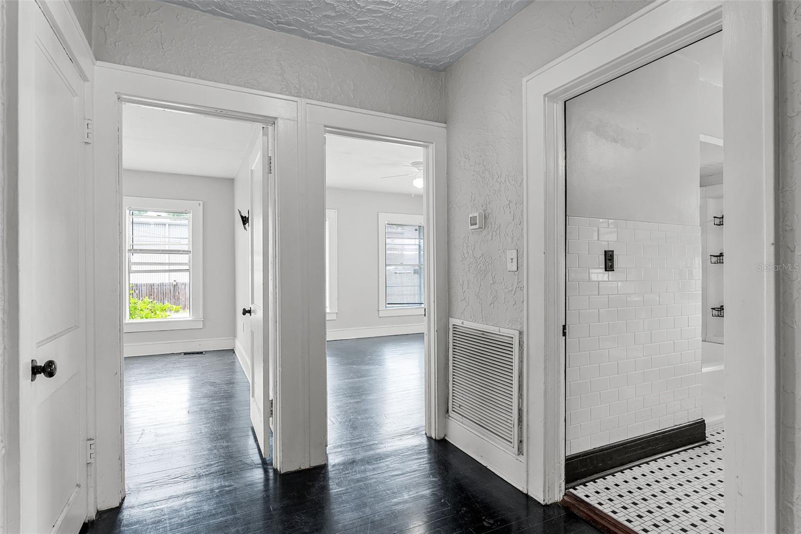 25 E PINECREST AVE, EUSTIS, FL, 32726