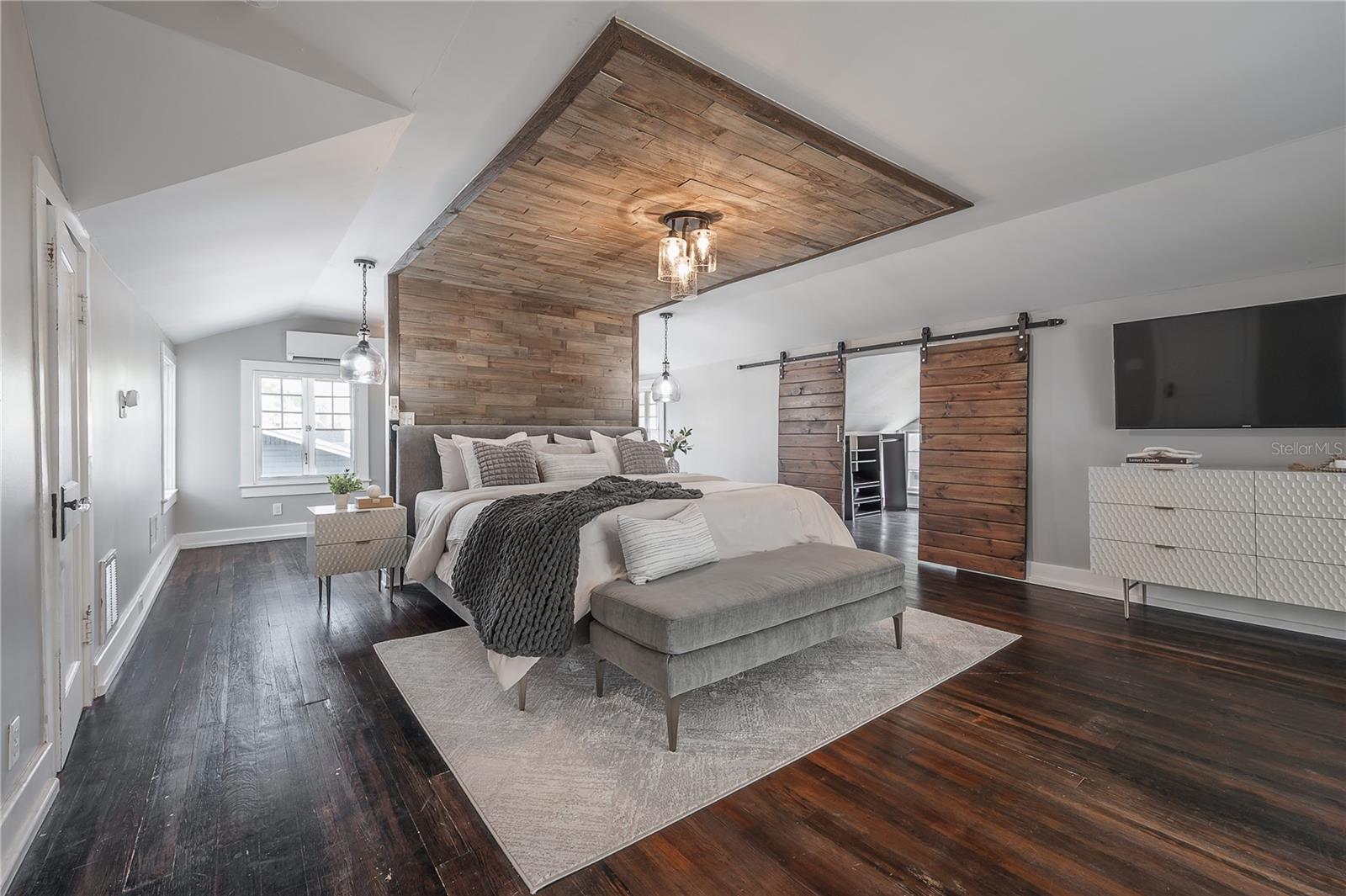 5608 N SEMINOLE AVE, TAMPA, FL, 33604