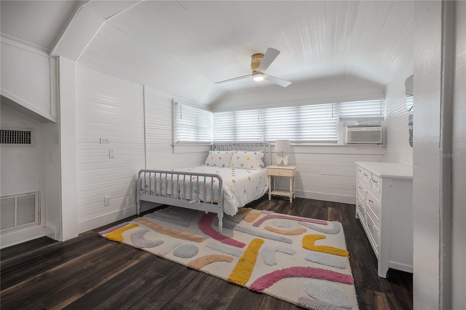 5608 N SEMINOLE AVE, TAMPA, FL, 33604