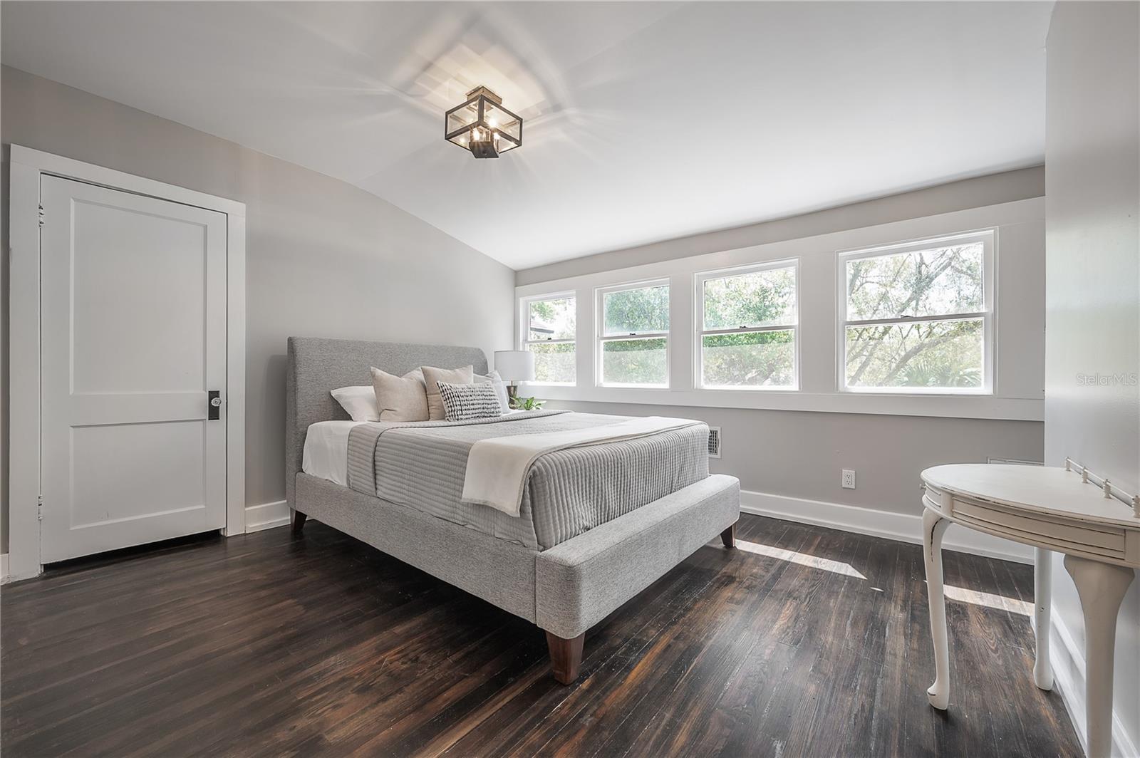 5608 N SEMINOLE AVE, TAMPA, FL, 33604