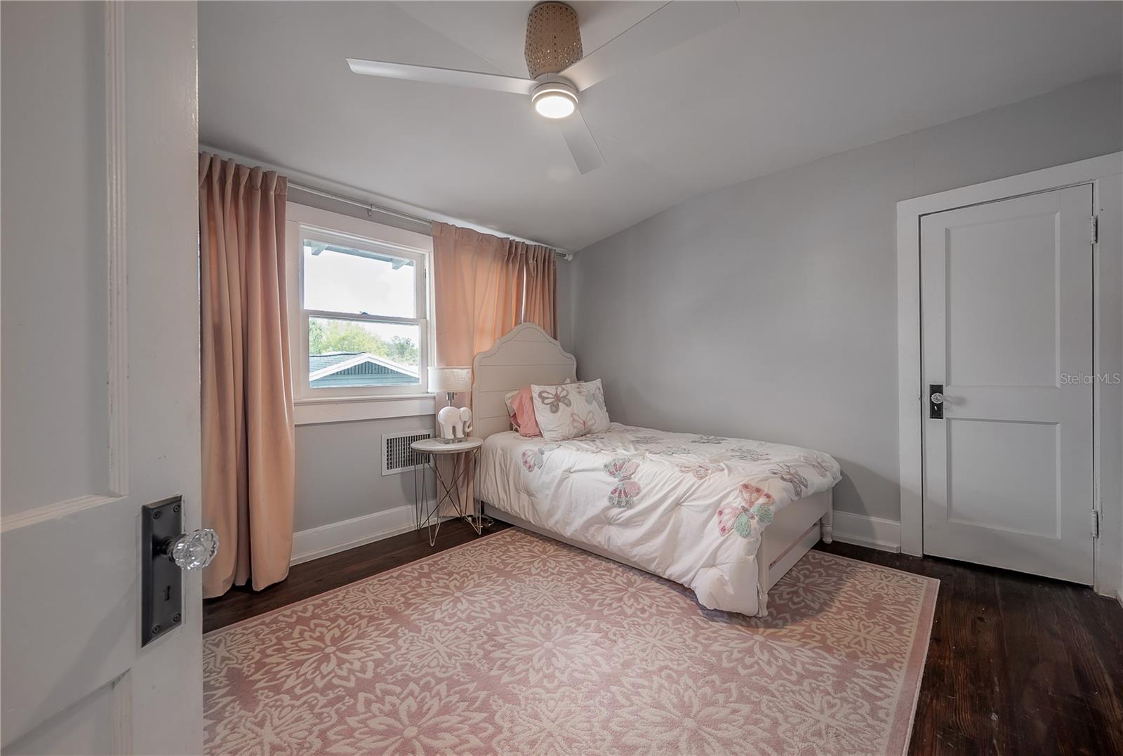 5608 N SEMINOLE AVE, TAMPA, FL, 33604