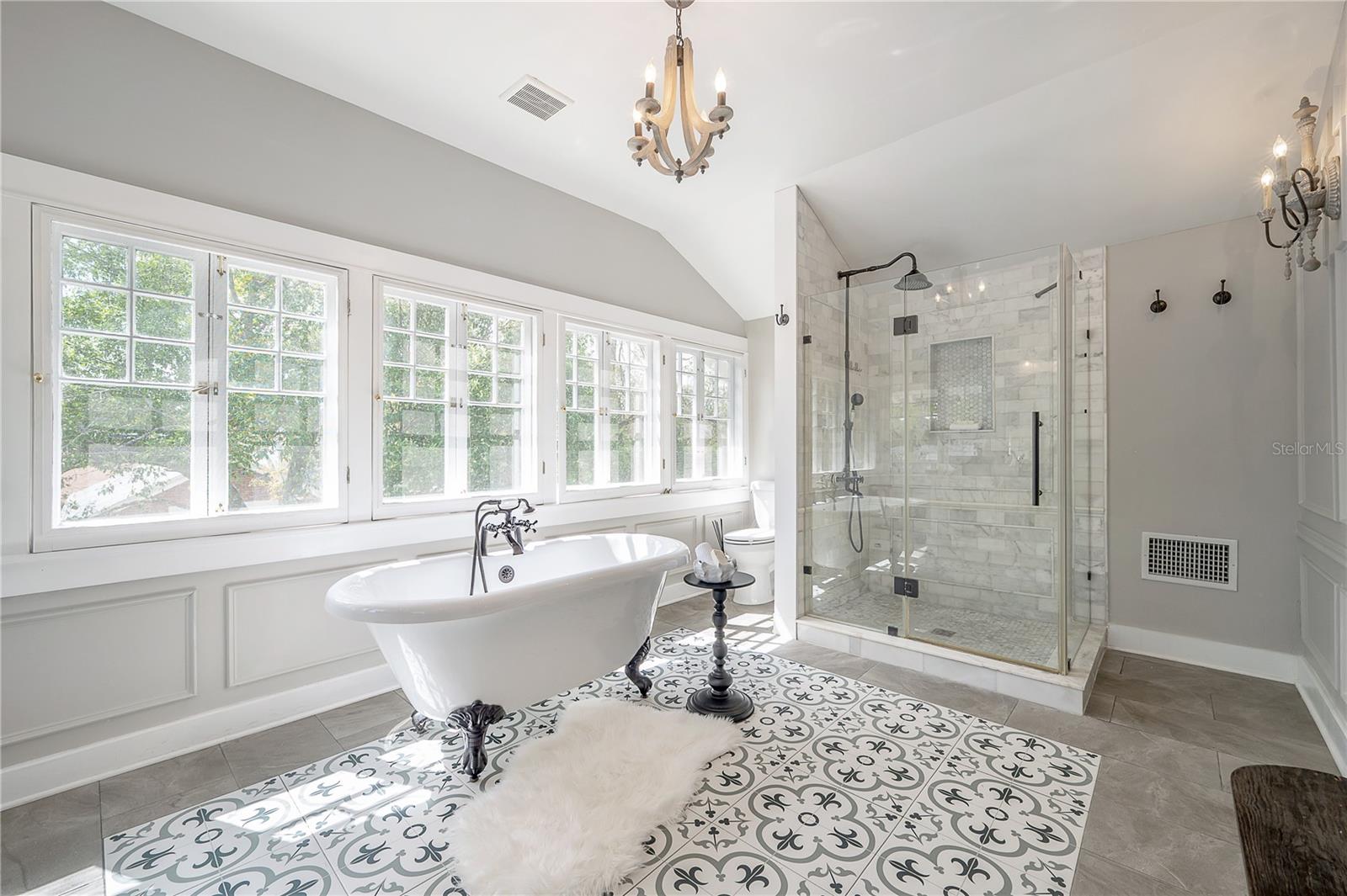 5608 N SEMINOLE AVE, TAMPA, FL, 33604