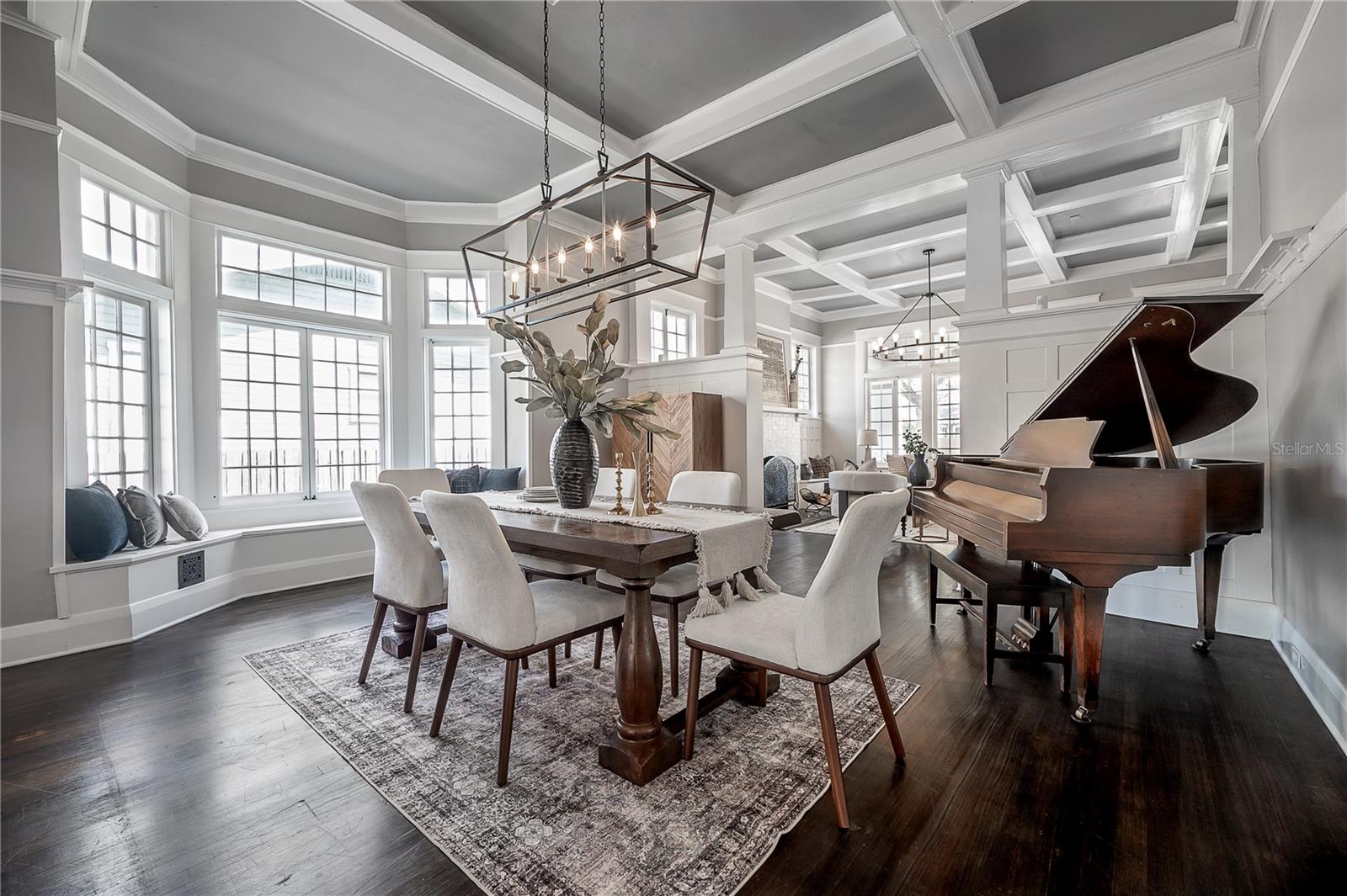 5608 N SEMINOLE AVE, TAMPA, FL, 33604