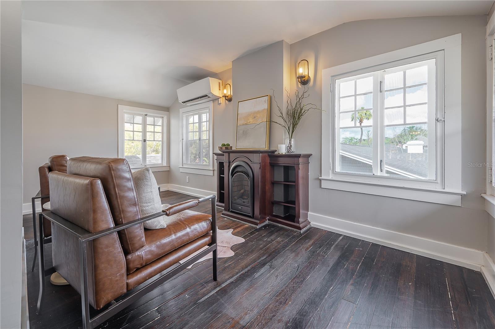 5608 N SEMINOLE AVE, TAMPA, FL, 33604