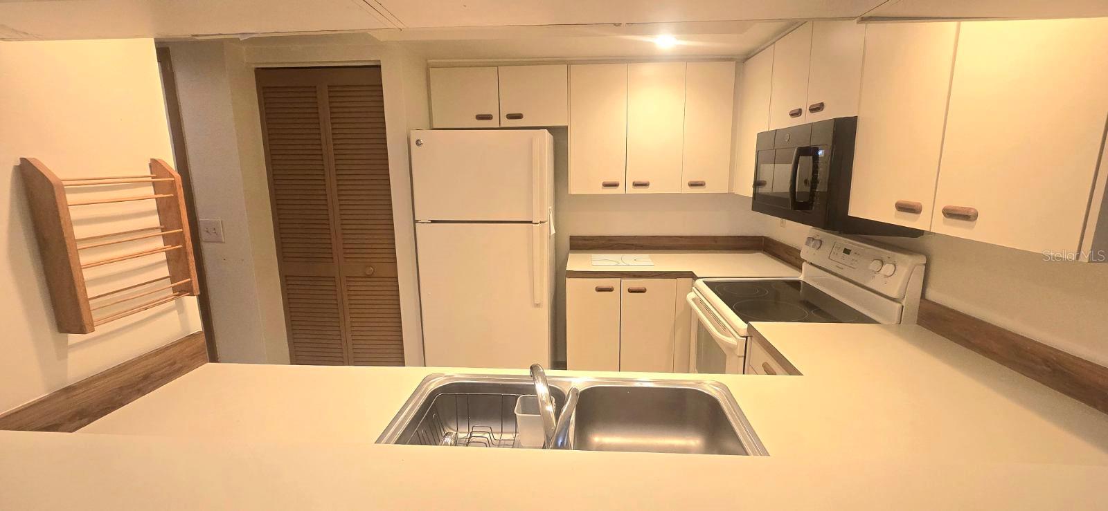 1001 TARTAN DR #302, PALM HARBOR, FL, 34684