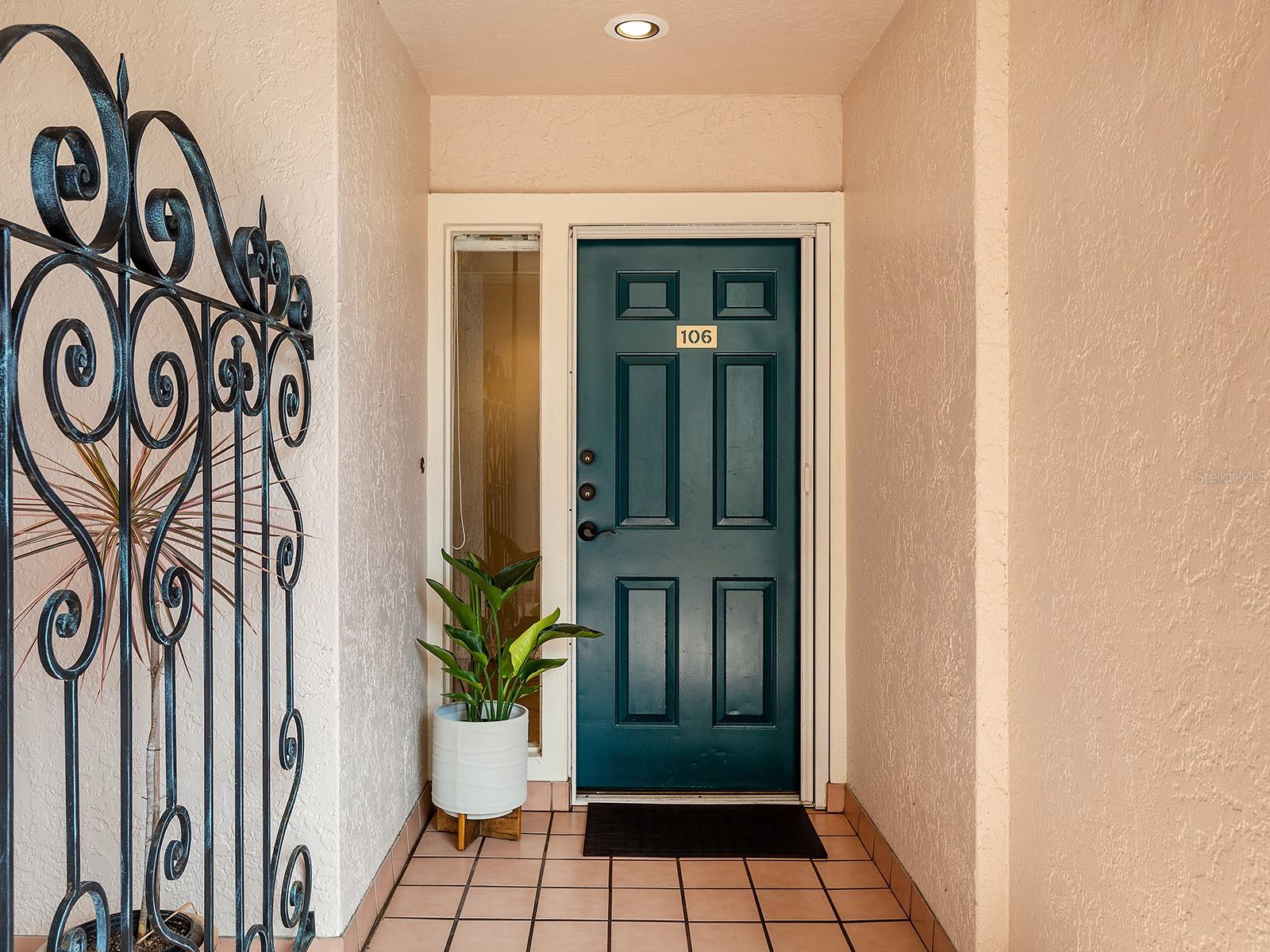 5420 EAGLES POINT CIR #106, SARASOTA, FL, 34231