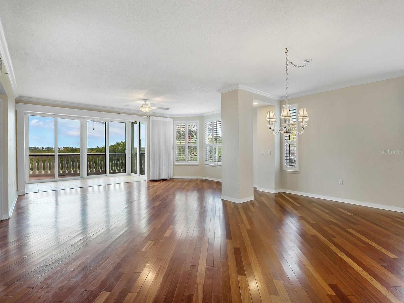 5420 EAGLES POINT CIR #106, SARASOTA, FL, 34231