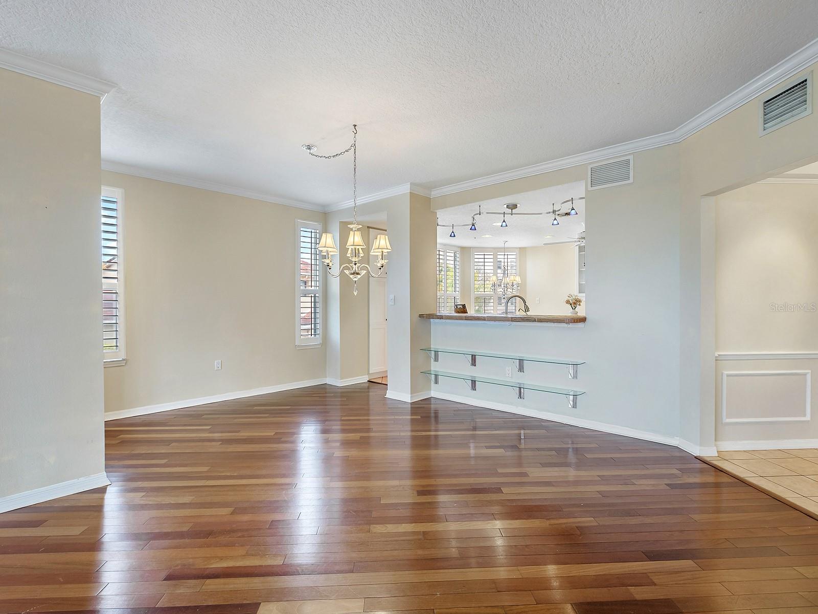 5420 EAGLES POINT CIR #106, SARASOTA, FL, 34231