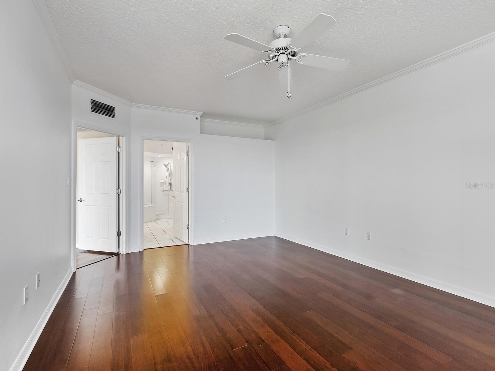 5420 EAGLES POINT CIR #106, SARASOTA, FL, 34231