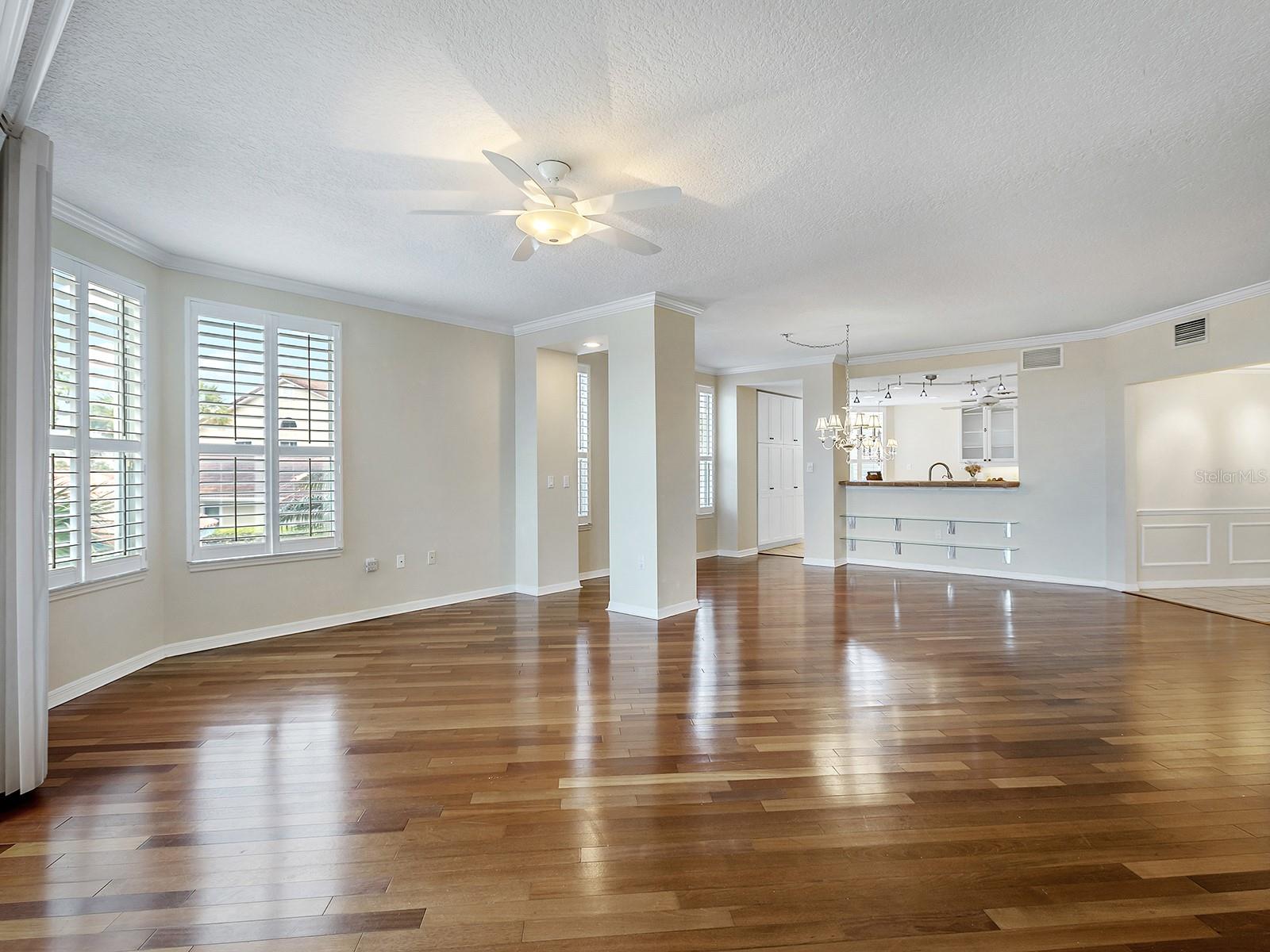 5420 EAGLES POINT CIR #106, SARASOTA, FL, 34231