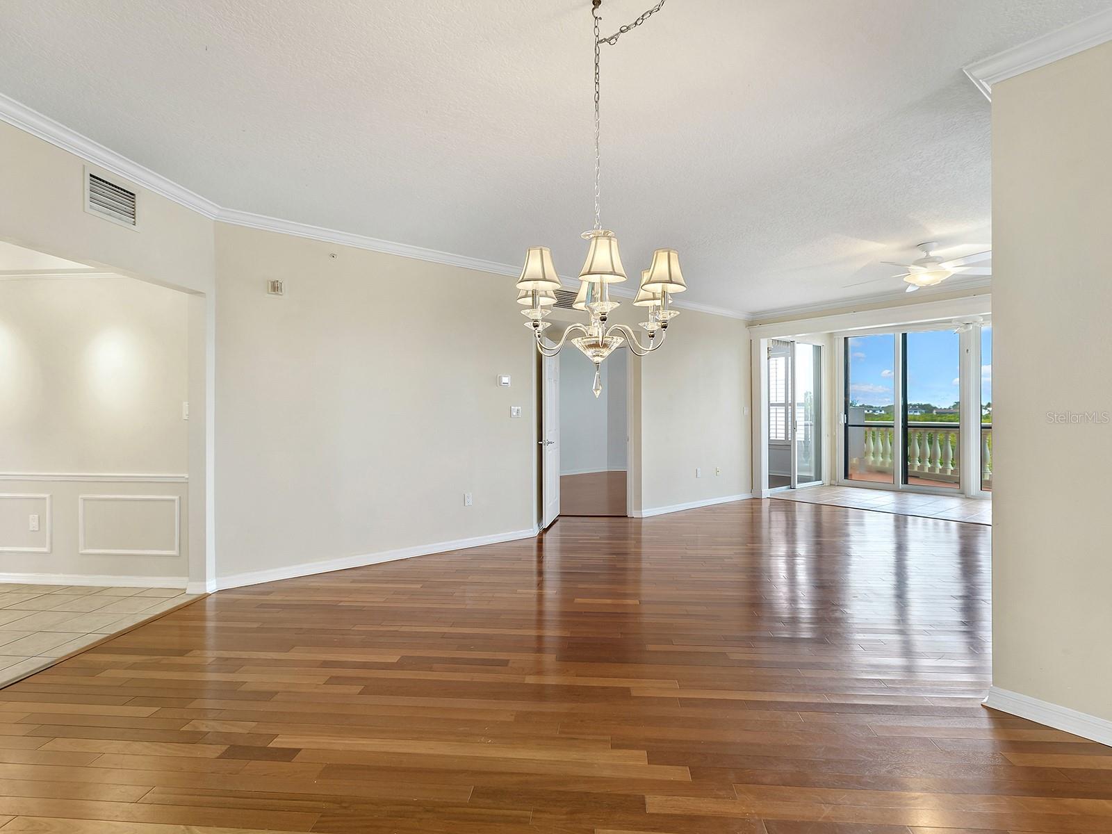 5420 EAGLES POINT CIR #106, SARASOTA, FL, 34231