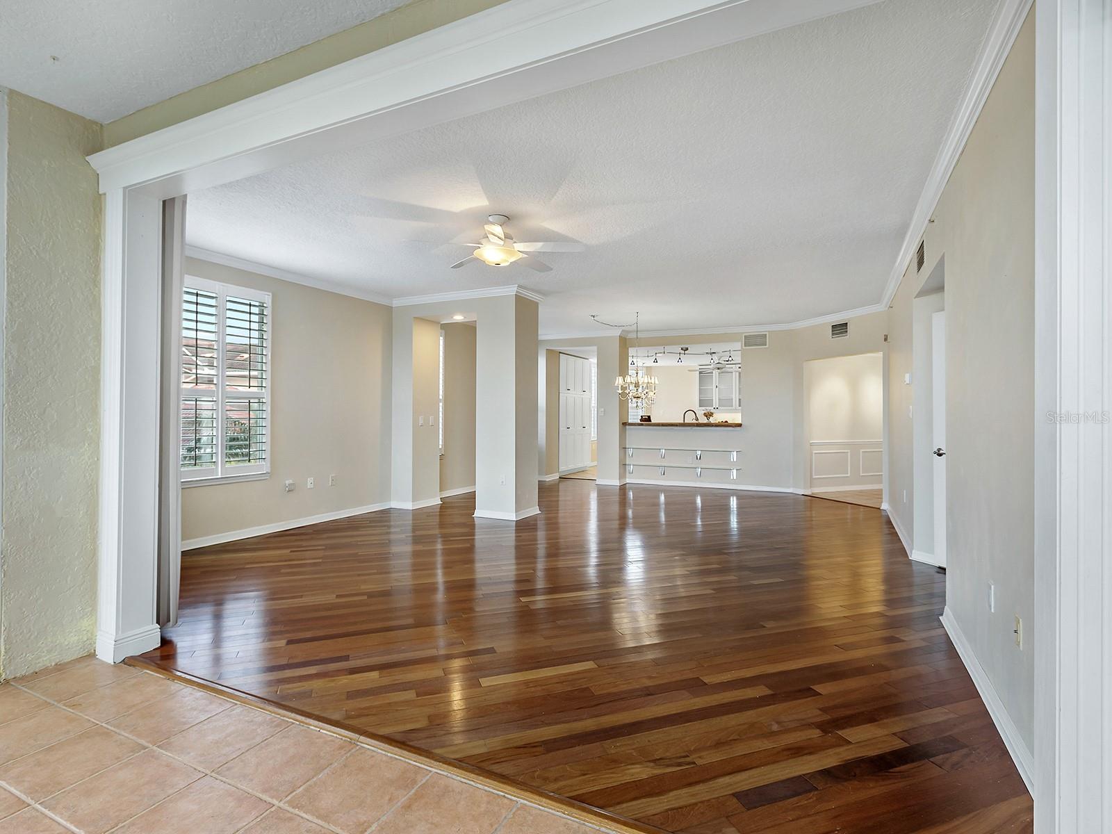 5420 EAGLES POINT CIR #106, SARASOTA, FL, 34231