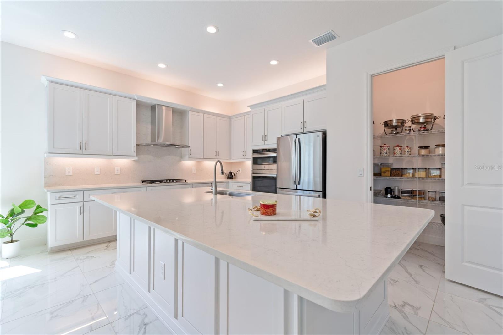 3416 ACACIA BAY AVE, WESLEY CHAPEL, FL, 33543