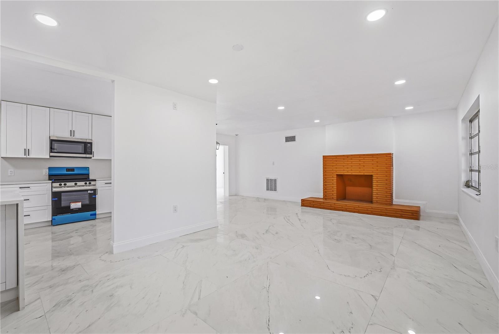 TB8482652 Property Photo