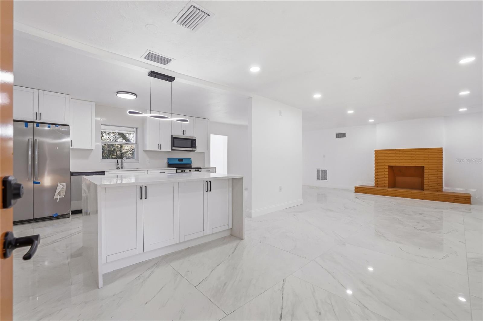 TB8482652 Property Photo