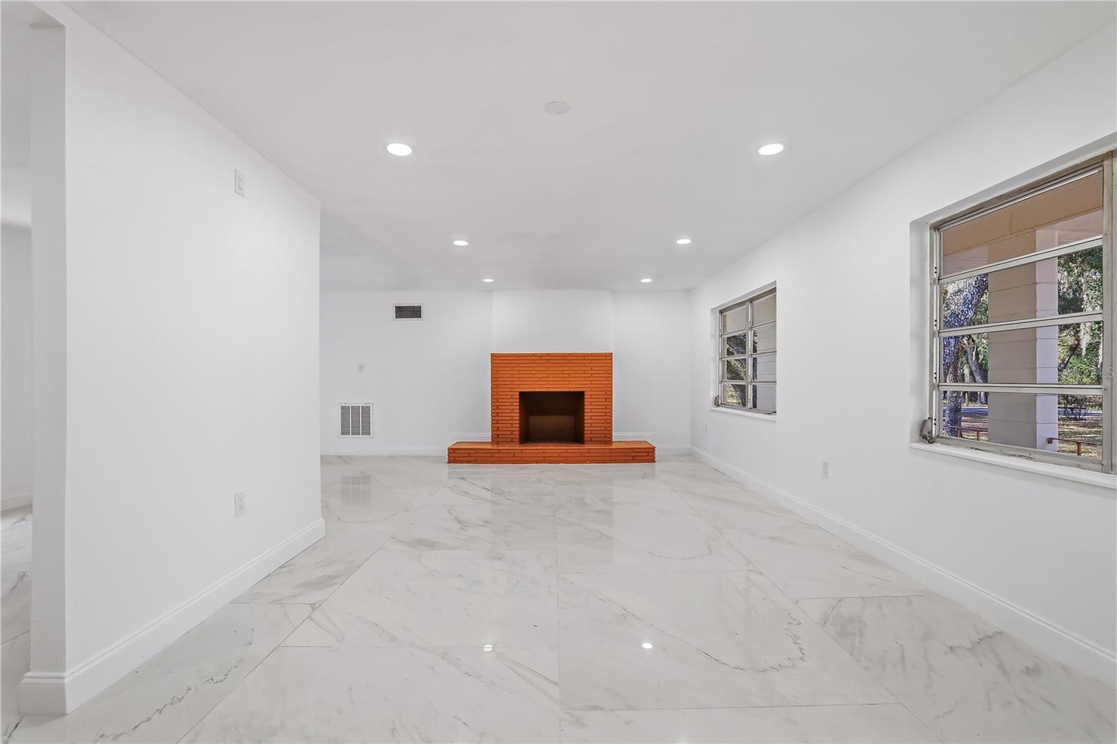 TB8482652 Property Photo