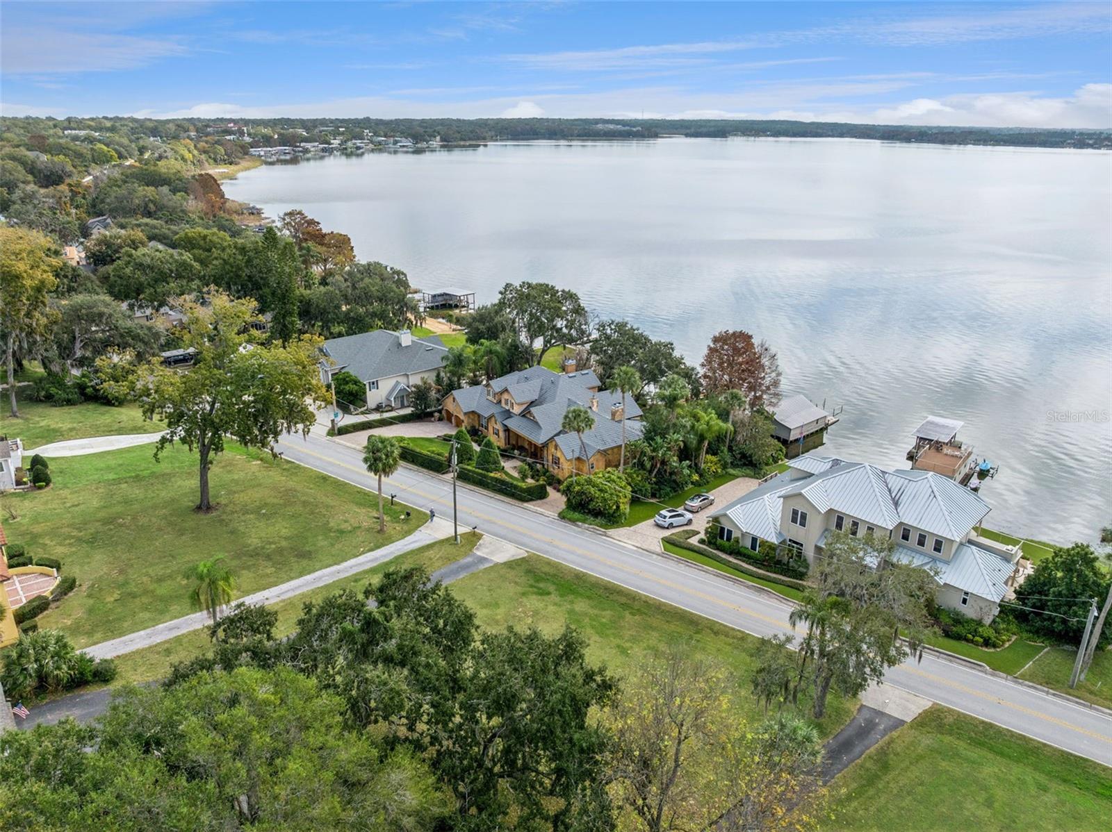 1490 LAKESHORE DR, MOUNT DORA, FL, 32757