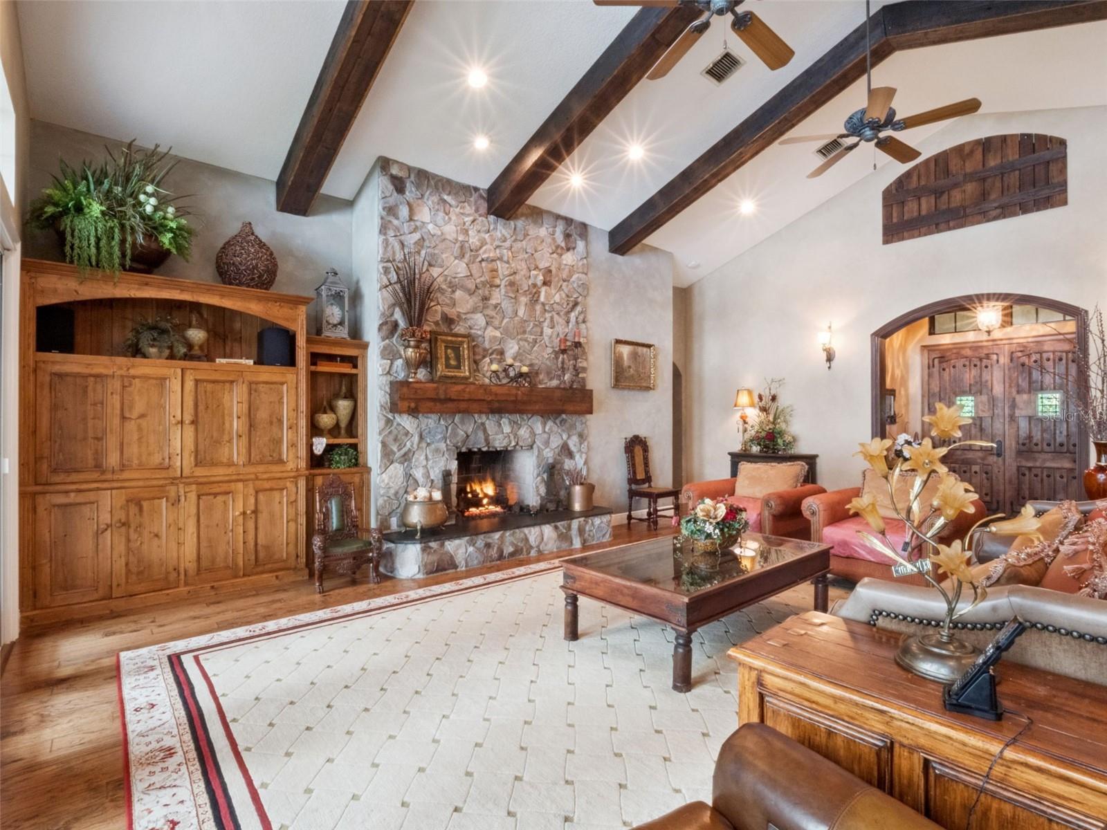 1490 LAKESHORE DR, MOUNT DORA, FL, 32757