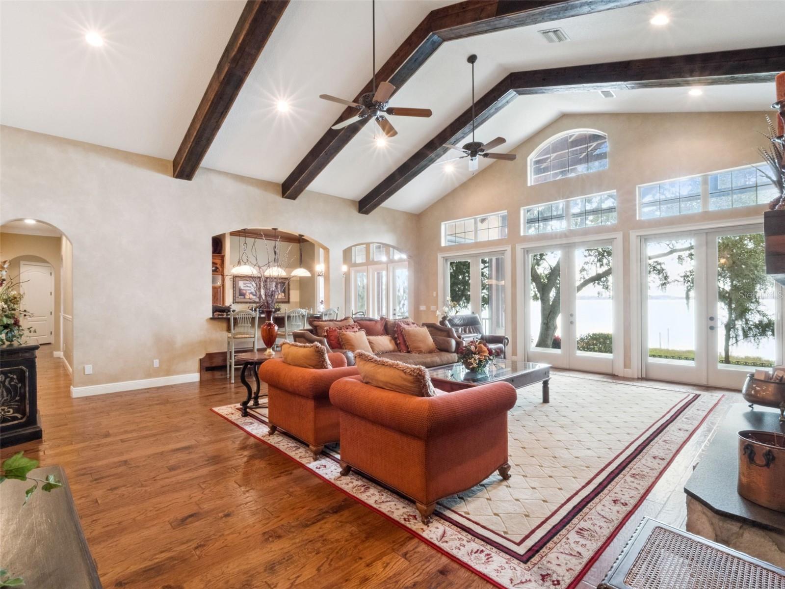 1490 LAKESHORE DR, MOUNT DORA, FL, 32757