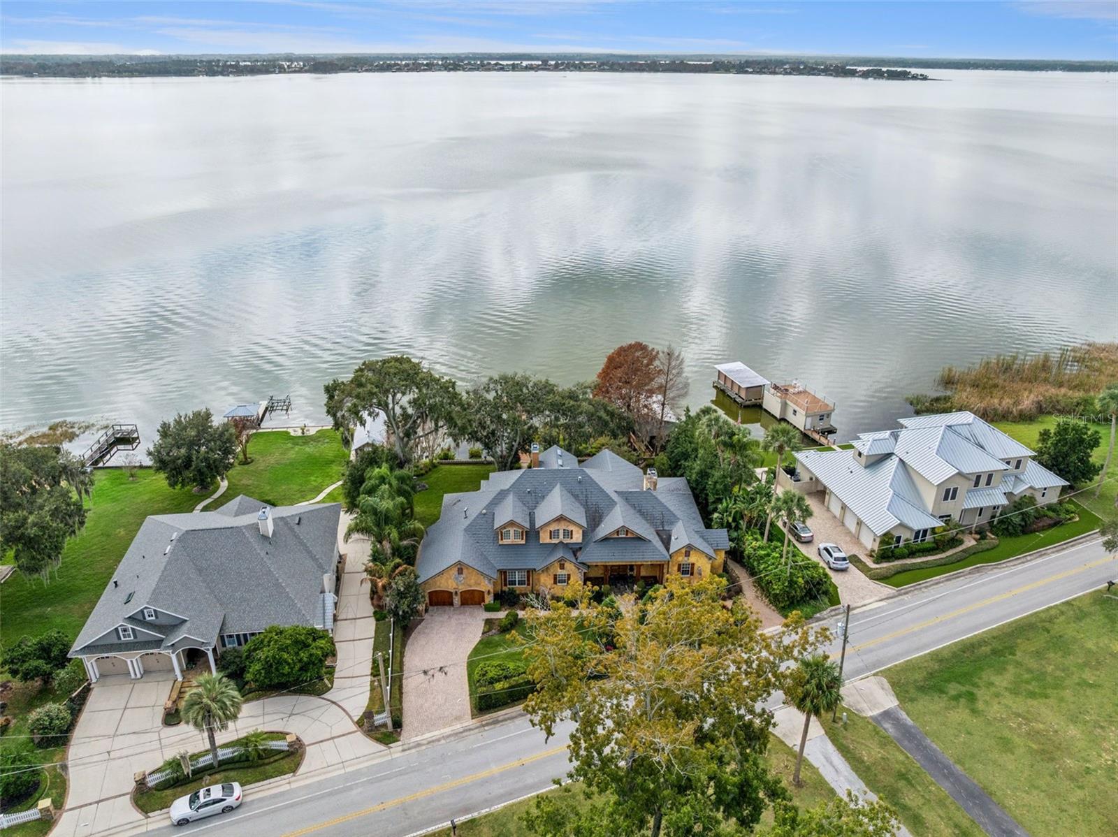 1490 LAKESHORE DR, MOUNT DORA, FL, 32757