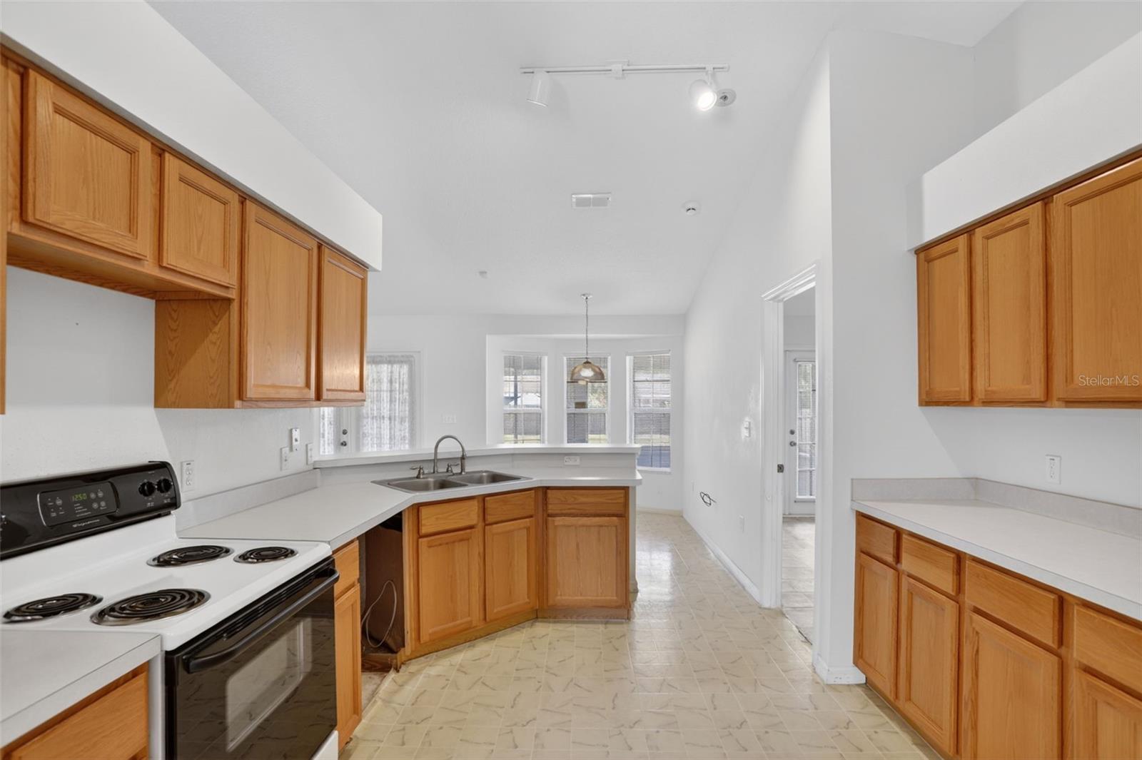 899 S THACKER AVE, KISSIMMEE, FL, 34741