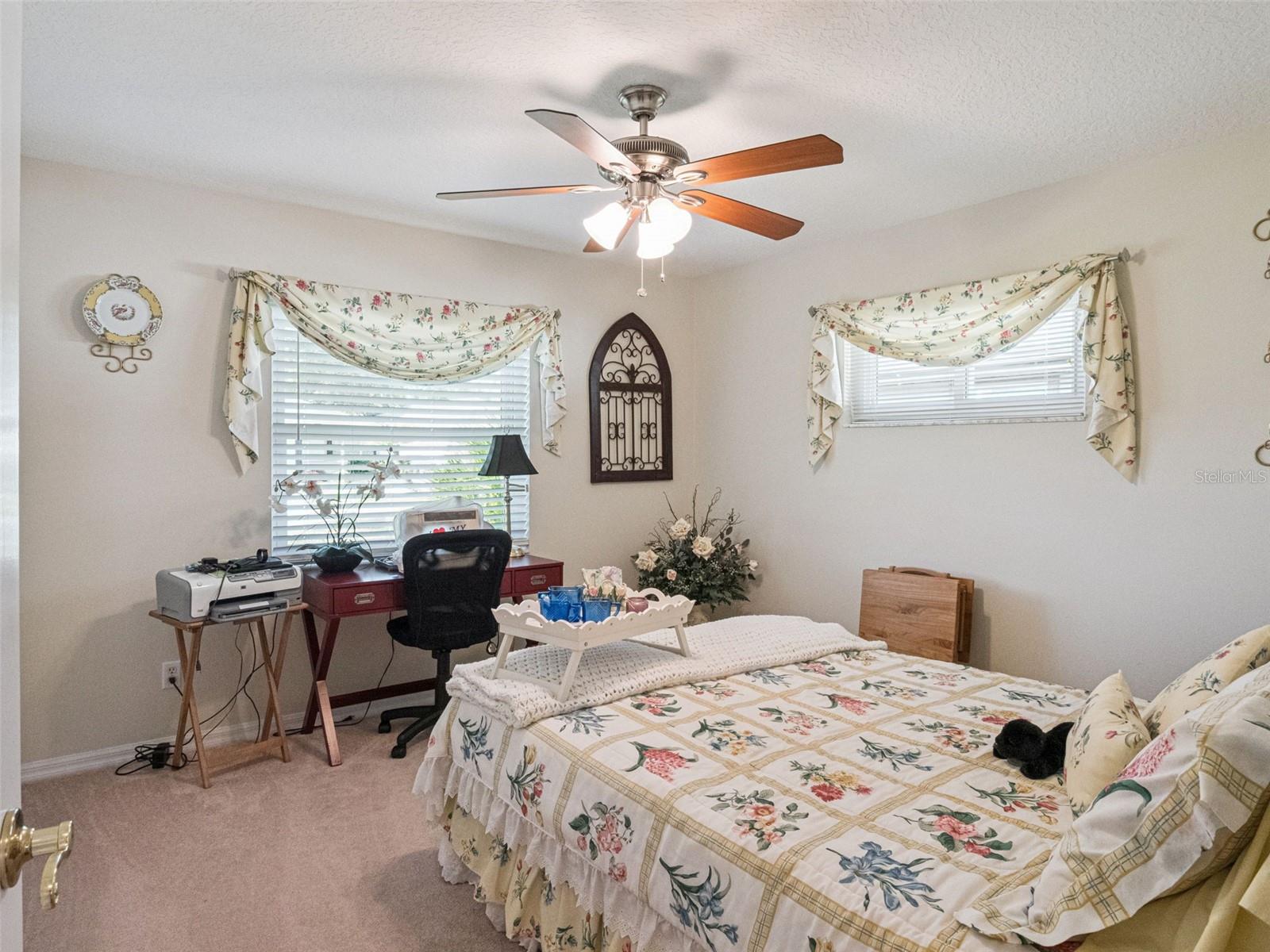 21533 KING HENRY AVE, LEESBURG, FL, 34748