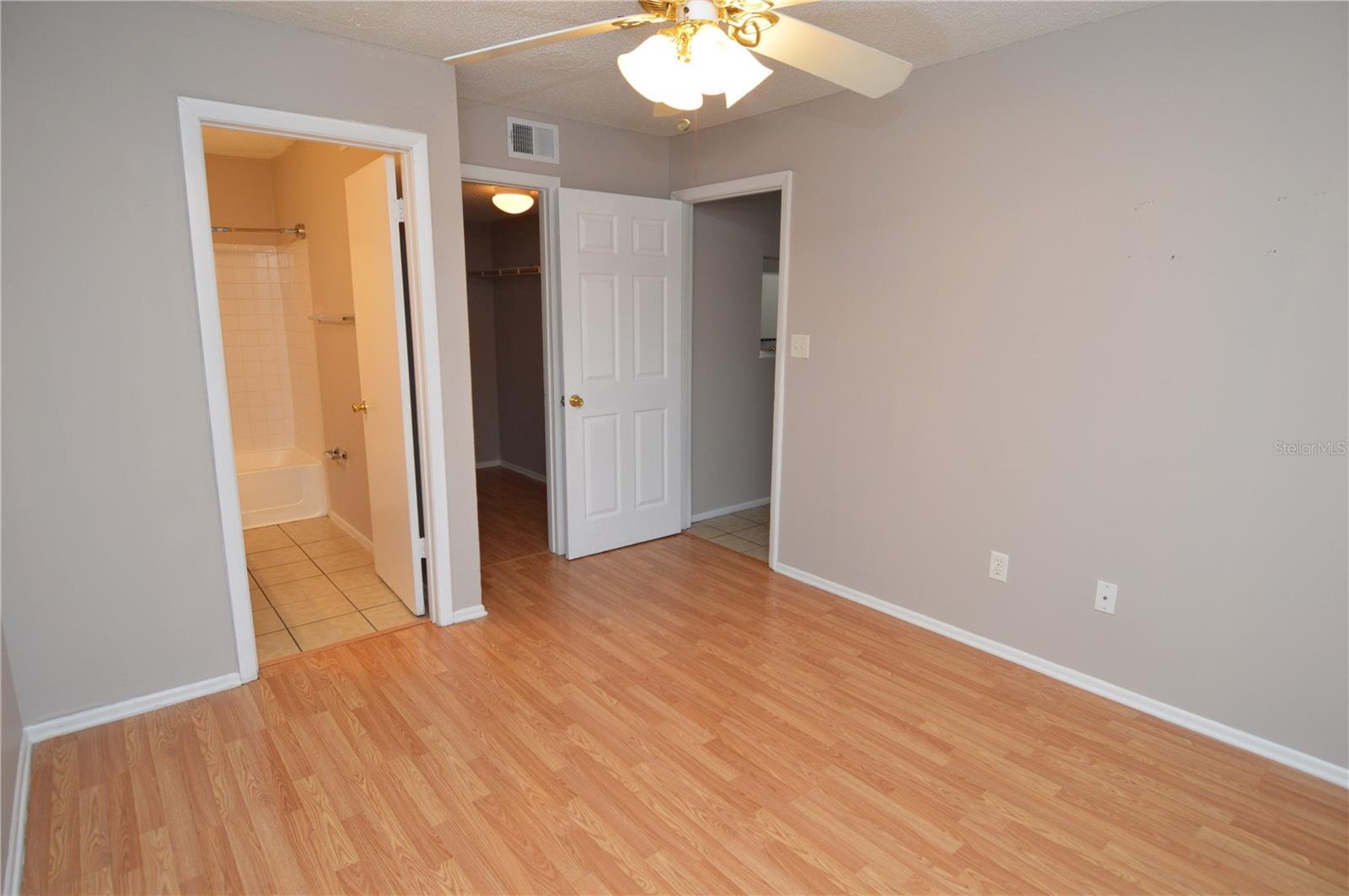 8653 FANCY FINCH DR #101, TAMPA, FL, 33614