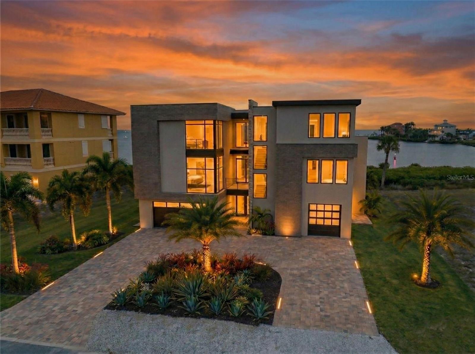 25 HARBORPOINTE DR, PORT RICHEY, FL, 34668